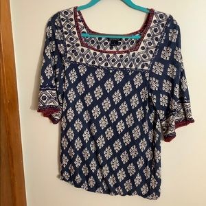 Blue patterned top